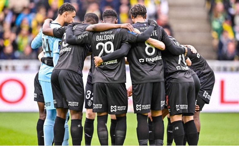 Illustration : "FC Nantes – Stade de Reims : Une performance individuelle de haute voltige !"