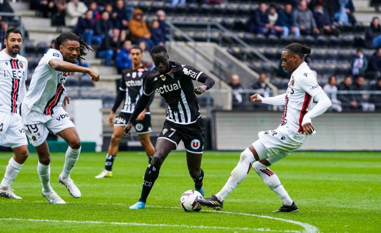 Illustration : "Angers SCO : Un joueur cristallise les débats après Nice !"