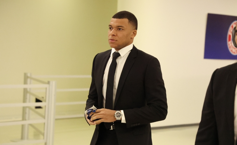 Illustration : "Mercato PSG : Une sortie médiatique inattendue qui relance tout ?"