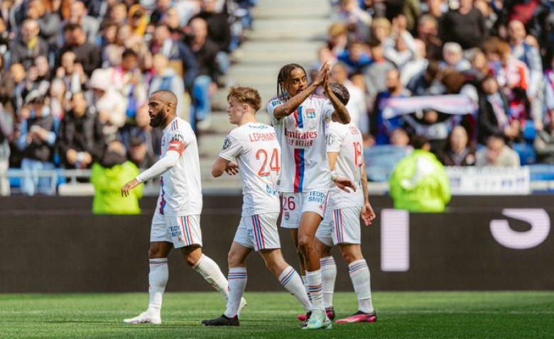 Illustration : "OL : Une restructuration attendue en interne "