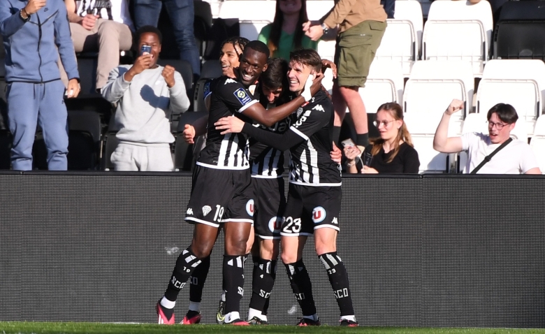 Illustration : "Mercato Angers : Une signature à l'origine de changements ? "