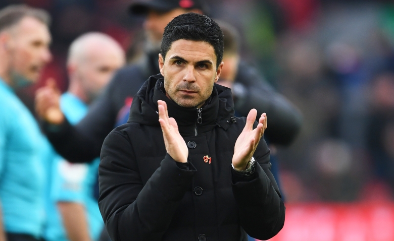 Illustration : "Mercato PSG : Le board a ce coach de Premier League dans le viseur !"