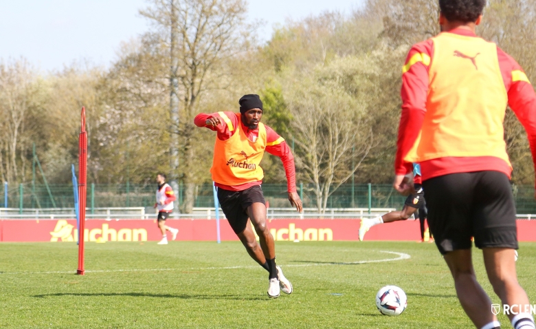 Illustration : "RC Lens : Deux déclarations sans détour après la victoire contre Monaco !"