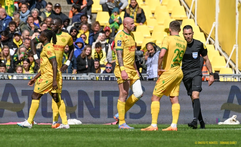 Illustration : "FC Nantes : Un Canari frustré quant aux déclarations de son coach"
