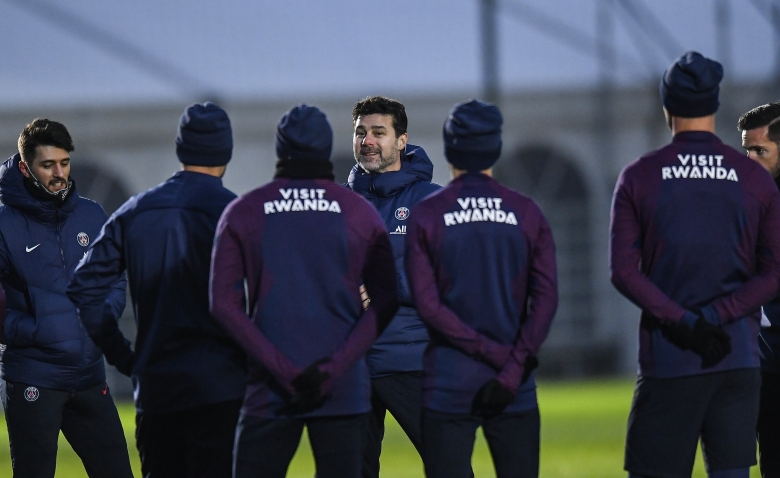 Illustration : "Mercato PSG : Un transfert européen qui arrange les Parisiens ?"