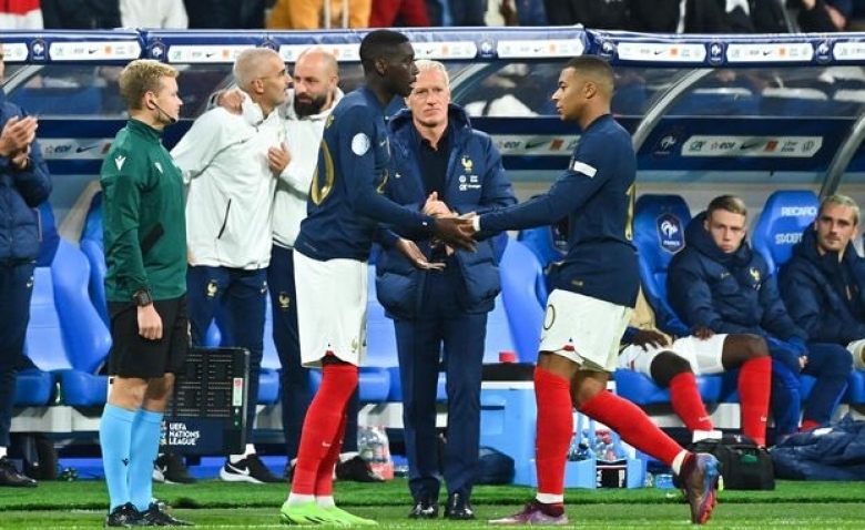 Illustration : "Mercato PSG : Mbappé veut convaincre un attaquant vedette de signer à Paris"