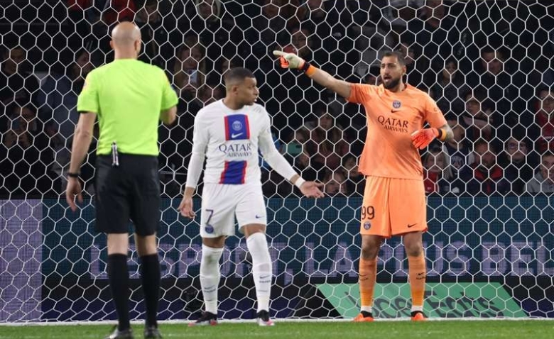 Illustration : "PSG : Une réaction polémique accable la direction du club !"