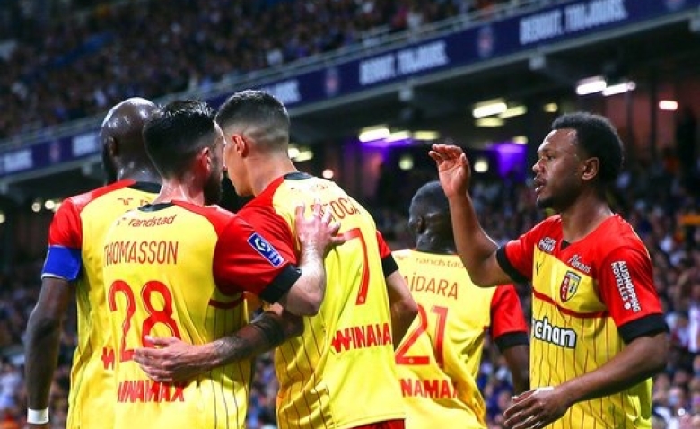 Illustration : "RC Lens : Un grand soulagement pour le club annoncé !"