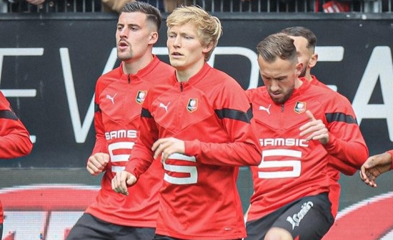 Illustration : "Stade Rennais : Un problème tactique majeur se profile"