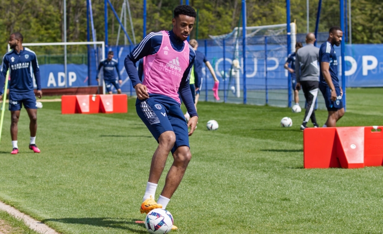 Illustration : "Paris FC : Un joueur évoque un départ cet été"