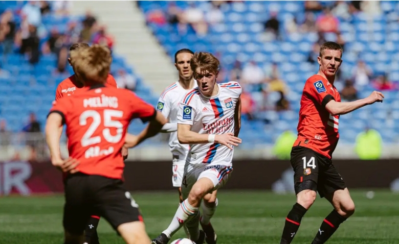 Illustration : "OL : Un joueur en manque d'influence dans le onze ?"