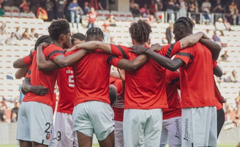 Illustration : "Stade Rennais : Une décision surprenante prise pour la fin de la saison !"