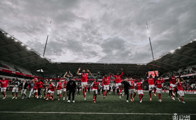 Illustration : "Stade de Reims : Une stratégie ajustée face à Lens"