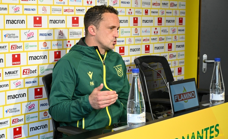 Illustration : "FC Nantes : un changement de stratégie confirmé en conférence de presse"