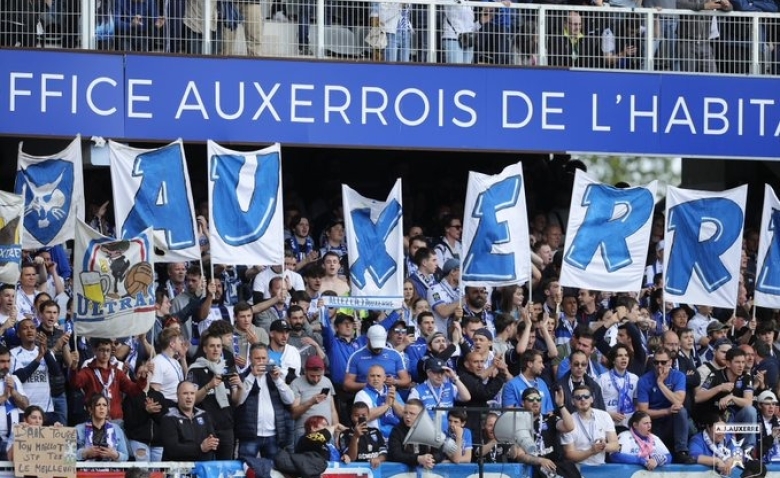 Illustration : "AJ Auxerre : L'inquiétude grimpe aux abords de la fin de saison"