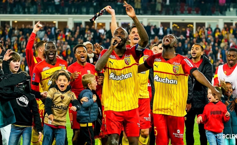 Illustration : "Mercato Lens : De nouveaux prétendants prestigieux pour recruter un Sang et Or "