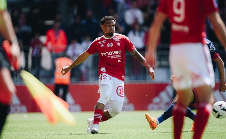 Illustration : "Mercato Brest : Prolongation imminente pour un homme fort de l'effectif ?"