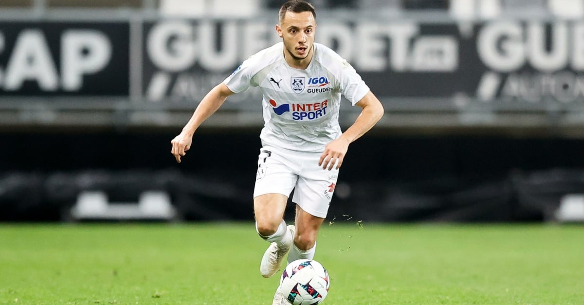 Mercato ASSE : Un nouveau joueur ciblé à un poste clé du système de Batlles