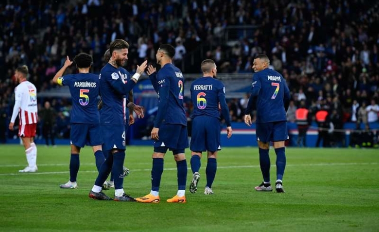 Illustration : "Mercato PSG : Une arrivée inattendue en cours de négociation ! "