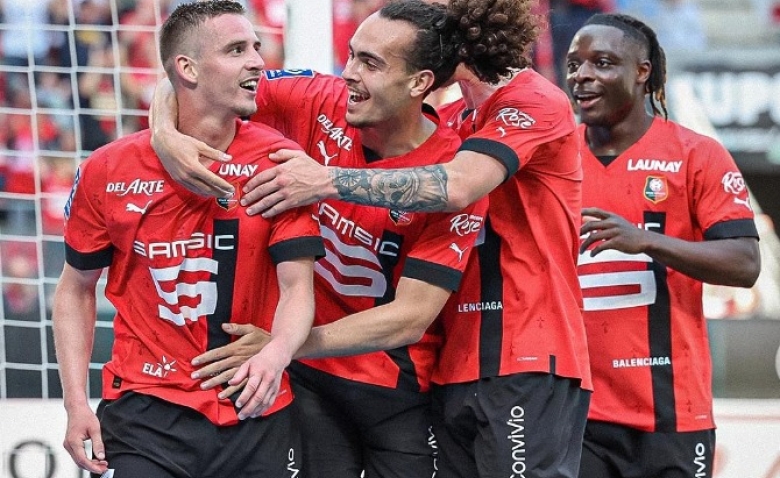 Illustration : "Stade Rennais : Coup de tonnerre dans la course à l'Europe !"