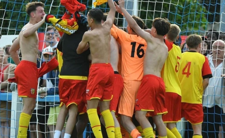 Illustration : "RC Lens : Le club glane un succès important pour l'avenir !"
