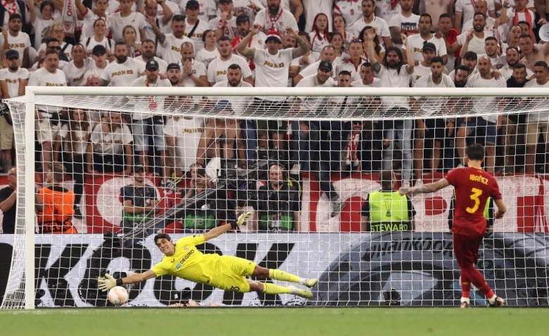 Illustration : "Séville FC - AS Roma : Un titre au bout de la nuit !"