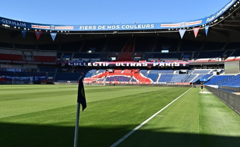 Illustration : "Mercato PSG : Une mauvaise nouvelle annoncée pour les finances !"