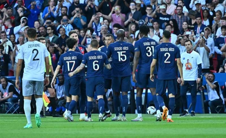 Illustration : "Mercato PSG : Un retournement de situation imprévu en faveur du club !"