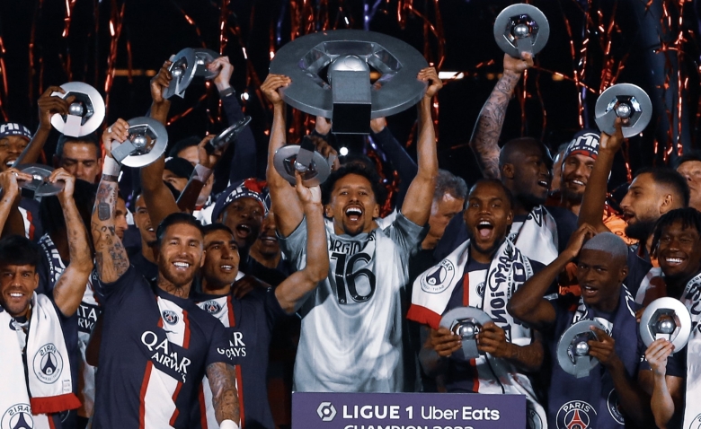 Illustration : "Mercato PSG : Une image scelle une tendance forte !"