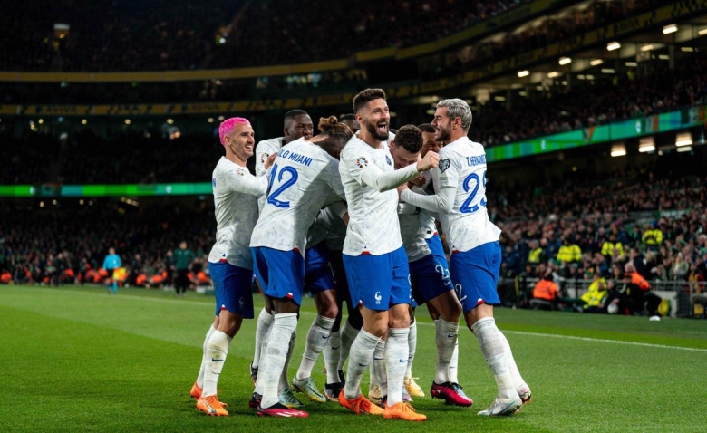 Illustration : "Equipe de France : Une décision majeure pousse des Bleus à un départ !"