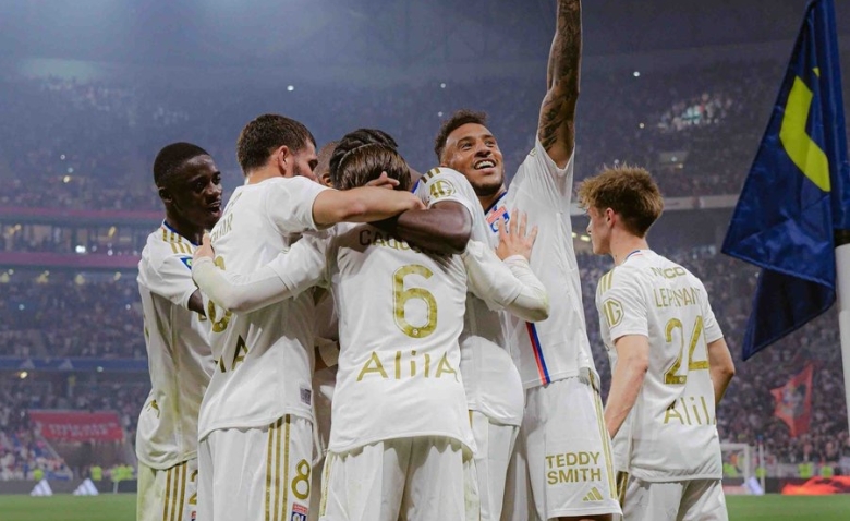 Illustration : "Mercato OL : Une porte de sortie se présente pour un Lyonnais !"