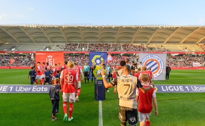 Illustration : "Mercato Reims : Le club met la main sur un joueur d'avenir ! "