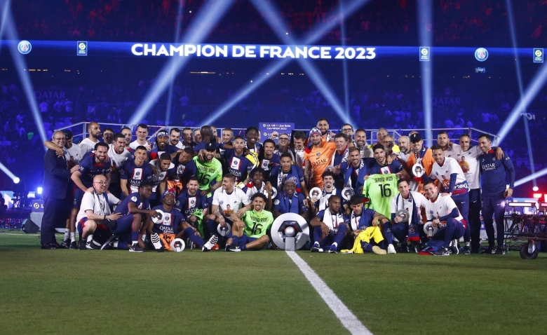 Illustration : "Mercato PSG : Vers un retournement de situation inattendu pour une recrue ?"