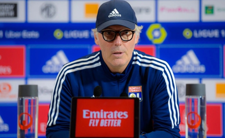 Illustration : "Mercato OL : Une vente prête à soulager le club se précise "