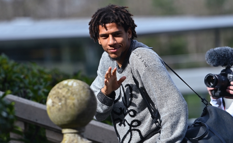 Illustration : "Mercato Nice : Un départ préjudiciable relancé cet été !"