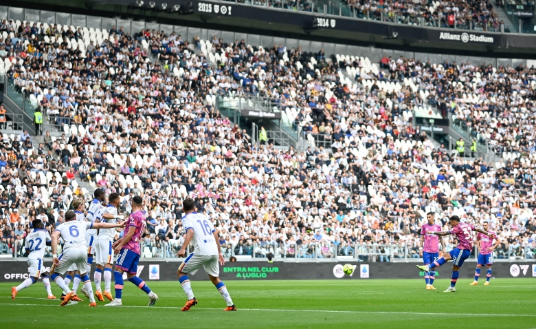 Illustration : "Mercato PSG : Une porte de sortie inespérée pour un indésirable ?"