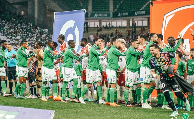 Illustration : "Mercato ASSE : Les Verts vont à nouveau perdre deux joueurs !"