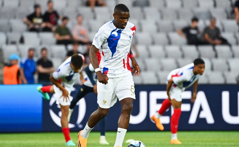 Illustration : "Mercato ASSE : Perrin prend la parole concernant un potentiel départ"