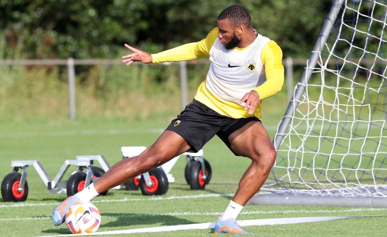 Illustration : "Mercato Lens : De la concurrence sur le dossier de cet ancien joueur de Ligue 1 !"