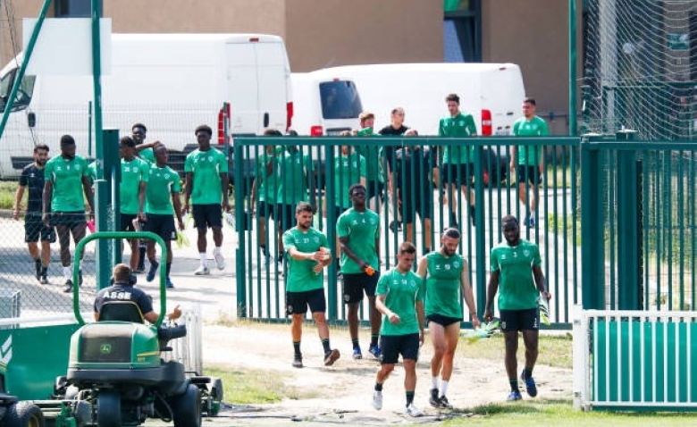 Illustration : "ASSE : Une décision dommageable pour les supporters "