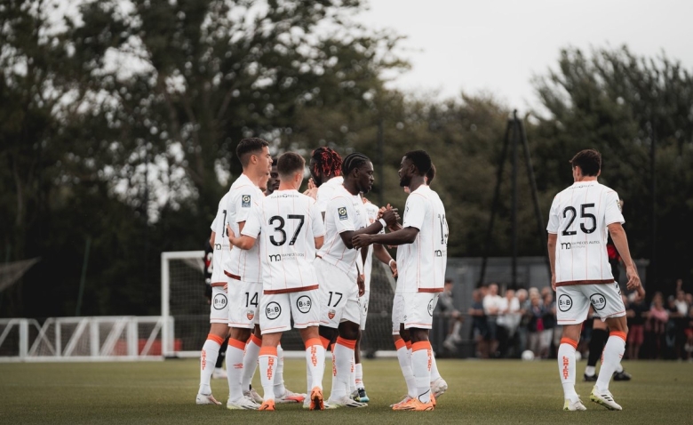 Illustration : "FC Lorient : Un nouveau titulaire proche de rebattre les cartes dans l'effectif ?"