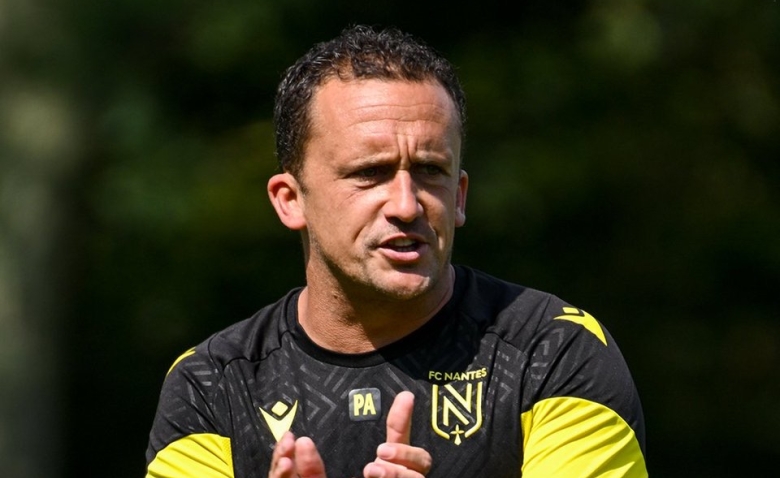 Illustration : "FC Nantes : Pierre Aristouy vers une innovation tactique osée ? "