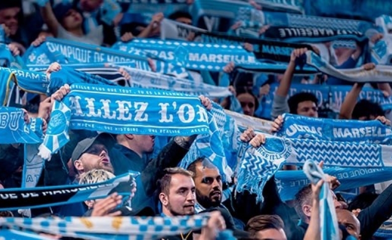 Illustration : "OM : Les supporters face à une mauvaise nouvelle en Ligue des Champions"