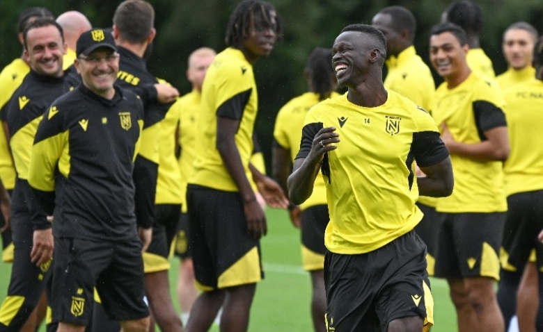 Illustration : "FC Nantes : Un Canari mis en avant grâce à la tactique d'Aristouy ?"