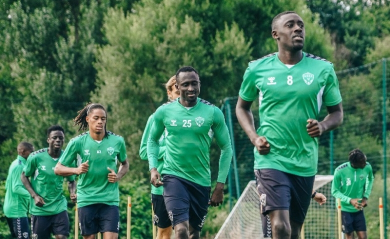 Illustration : "Mercato ASSE : Un message clair envoyé par une piste défensive !"