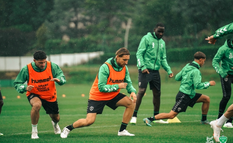 Illustration : "Mercato ASSE : Une déclaration inquiétante pour l'avenir des Verts"