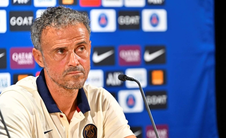 Illustration : "Mercato PSG : Une déclaration forte agite le club !"