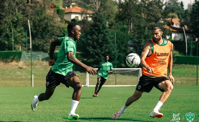 Illustration : "Mercato ASSE : Une piste de Ligue 1 pour renforcer l'attaque ? "