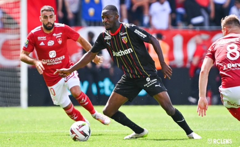 Illustration : "Mercato Lens : Le club fait irruption dans un dossier ambitieux !"