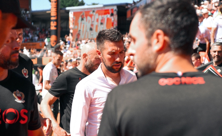 Illustration : "OGC Nice : Farioli fait face à un problème venant du vestiaire "